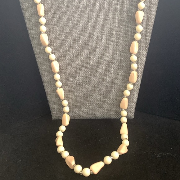 ♥️ Sale 3for$15! Vintage Long Beaded Necklace Light Pink & Cream 34” - Picture 2 of 4